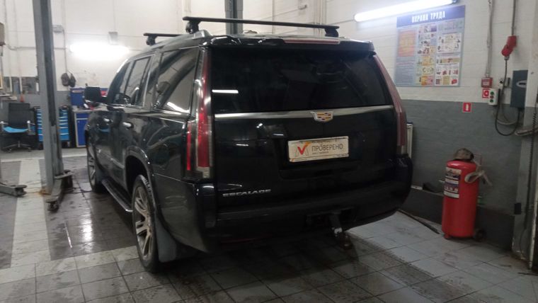 Cadillac Escalade 2016 года, 260 000 км - вид 4
