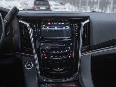 Cadillac Escalade 2016 года, 260 000 км - вид 8