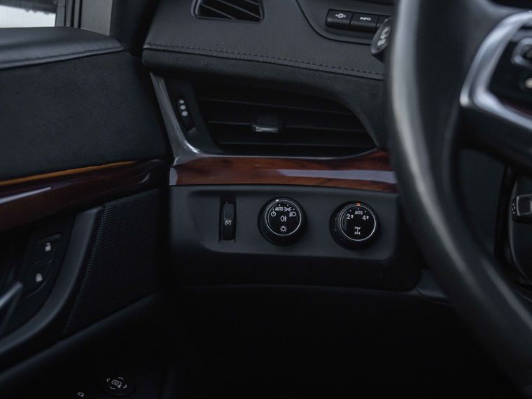 Cadillac Escalade 2016 года, 260 000 км - вид 11