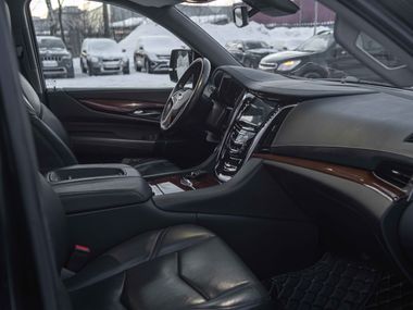 Cadillac Escalade 2016 года, 260 000 км - вид 14