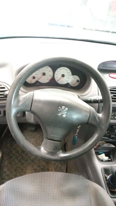 Peugeot 206 2003 года, 157 654 км - вид 5