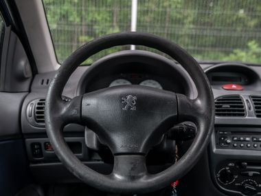 Peugeot 206 2003 года, 157 654 км - вид 6