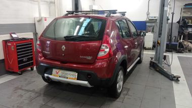 Renault Sandero Stepway 2014 года, 75 998 км - вид 3