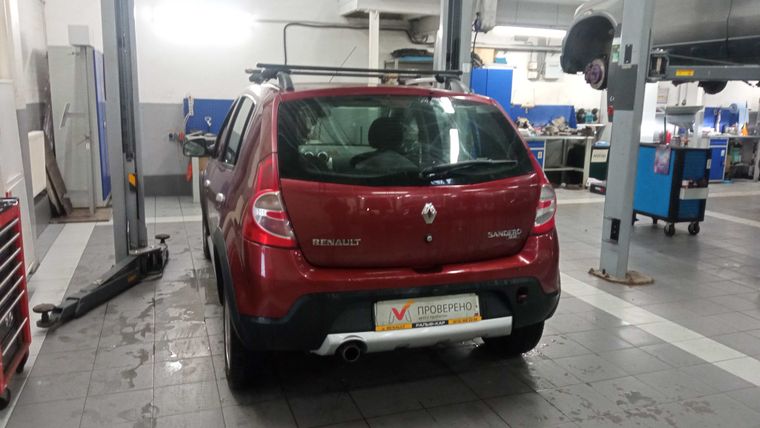 Renault Sandero Stepway 2014 года, 75 998 км - вид 4