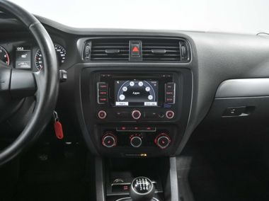 Volkswagen Jetta 2011 года, 220 088 км - вид 8