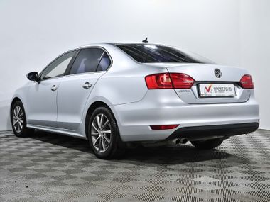 Volkswagen Jetta 2011 года, 220 088 км - вид 4