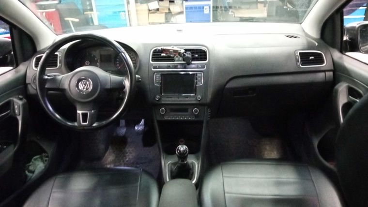 Volkswagen Polo 2013 года, 92 170 км - вид 5