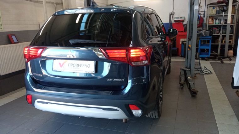 Mitsubishi Outlander 2019 года, 140 000 км - вид 3