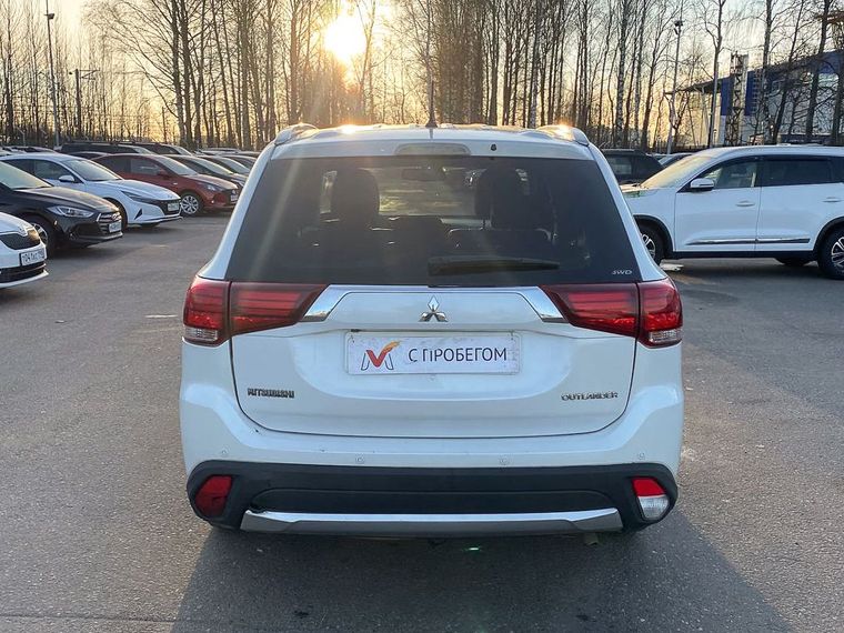 Mitsubishi Outlander 2016 года, 165 144 км - вид 5