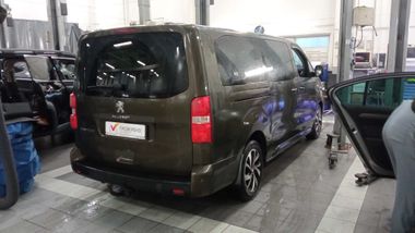 Peugeot Traveller 2018 года, 229 281 км - вид 3