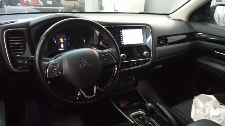 Mitsubishi Outlander 2021 года, 87 000 км - вид 5