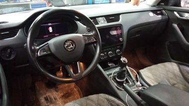 Skoda Octavia 2019 года, 138 715 км - вид 5