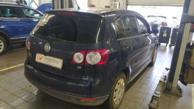 Volkswagen Golf 2008 года, 160 826 км - вид 3