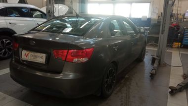 Kia Cerato 2010 года, 190 302 км - вид 3