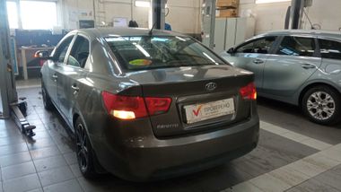 Kia Cerato 2010 года, 190 302 км - вид 4
