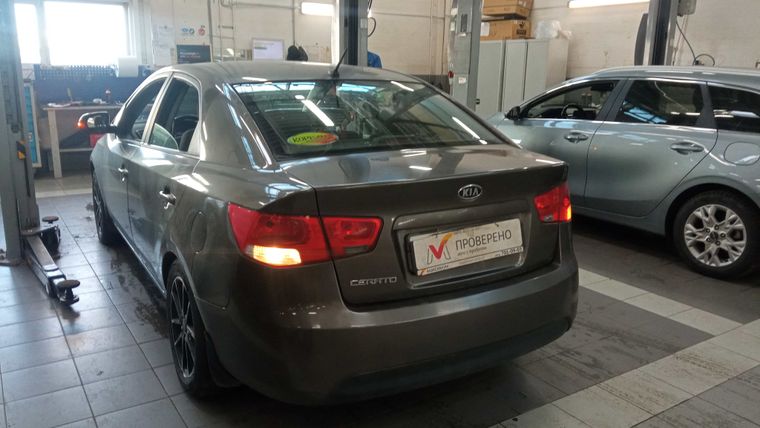 Kia Cerato 2010 года, 190 302 км - вид 4
