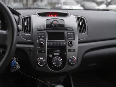 KIA Cerato 2010 года, 190 302 км - вид 7