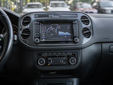 Volkswagen Tiguan 2012 года, 231 818 км - вид 8