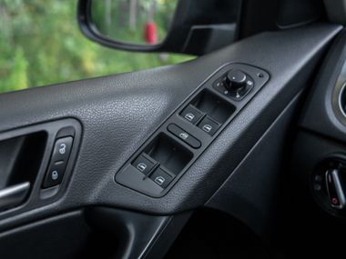 Volkswagen Tiguan 2012 года, 231 818 км - вид 11