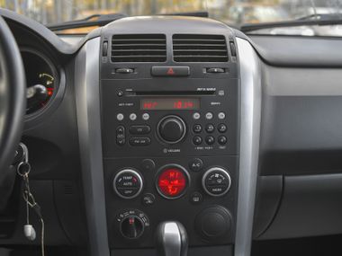 Suzuki Grand Vitara 2011 года, 200 331 км - вид 7