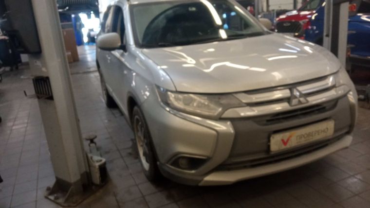 Mitsubishi Outlander 2016 года, 199 000 км - вид 3