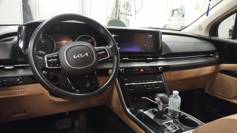 KIA Carnival 2023 года, 24 894 км - вид 5