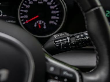 KIA Carnival 2023 года, 24 894 км - вид 8