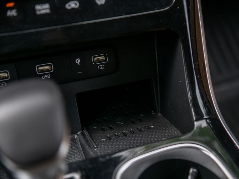 KIA Carnival 2023 года, 24 894 км - вид 11