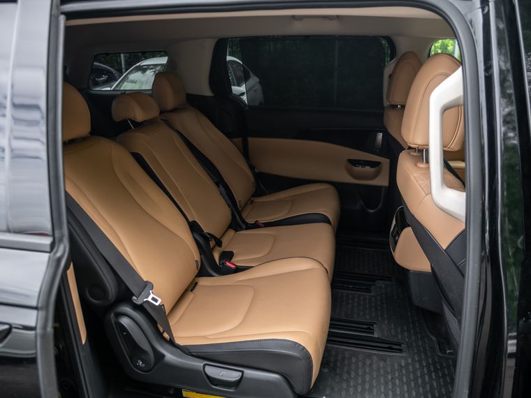 KIA Carnival 2023 года, 24 894 км - вид 18