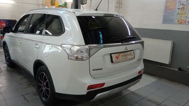 Mitsubishi Outlander 2014 года, 134 017 км - вид 4