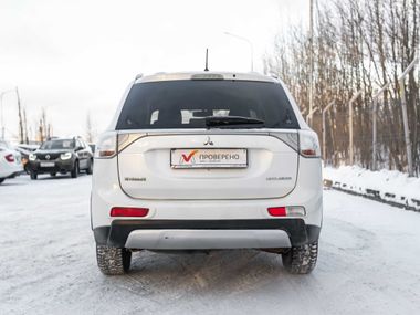 Mitsubishi Outlander 2014 года, 134 017 км - вид 4
