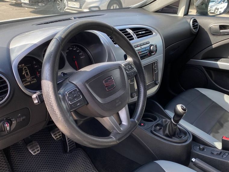 SEAT Leon 2012 года, 263 219 км - вид 10