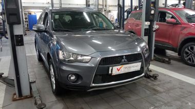 Mitsubishi Outlander 2010 года, 241 745 км - вид 3