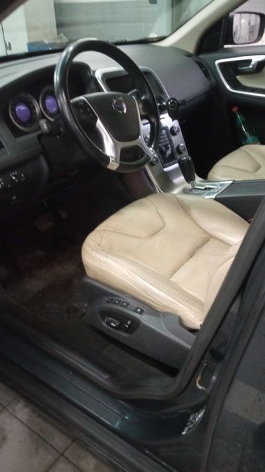 Volvo XC60 2012 года, 242 393 км - вид 5