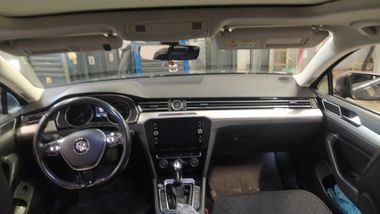Volkswagen Passat 2019 года, 153 055 км - вид 5
