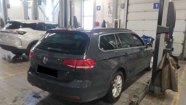 Volkswagen Passat 2019 года, 153 055 км - вид 3