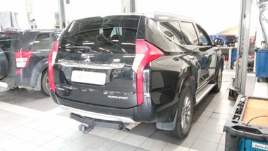 Mitsubishi Pajero Sport 2018 года, 220 000 км - вид 3