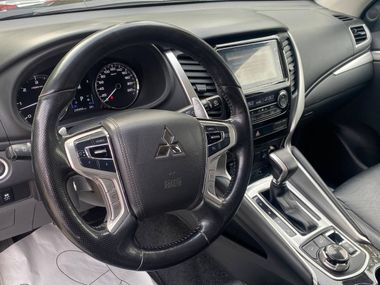 Mitsubishi Pajero Sport 2018 года, 220 000 км - вид 10