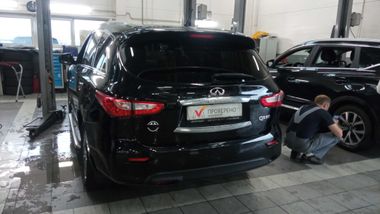 Infiniti QX60 2014 года, 124 000 км - вид 4