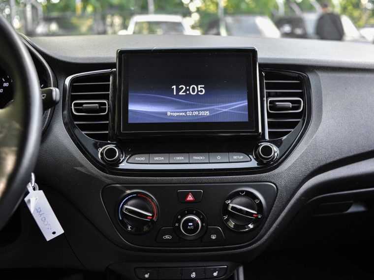Hyundai Solaris 2021 года, 54 190 км - вид 7