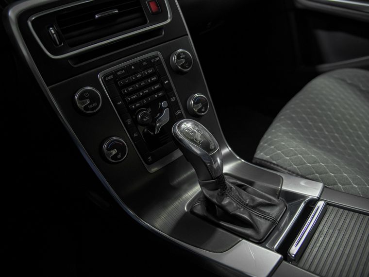 Volvo S60 2012 года, 239 620 км - вид 11