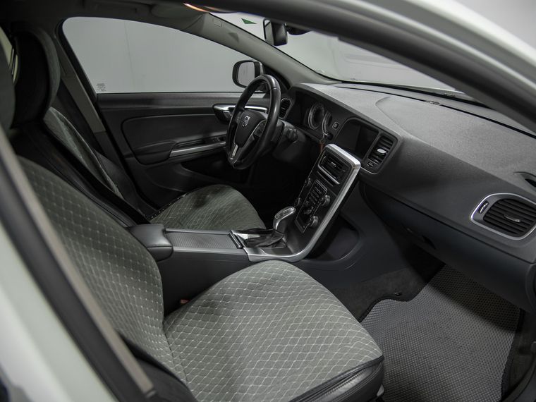 Volvo S60 2012 года, 239 620 км - вид 15