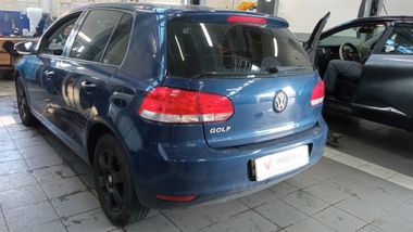 Volkswagen Golf 2011 года, 137 438 км - вид 4