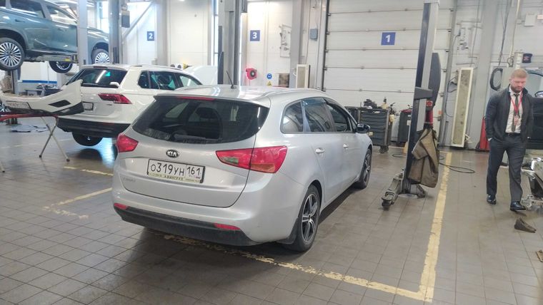 KIA Ceed 2015 года, 135 665 км - вид 3