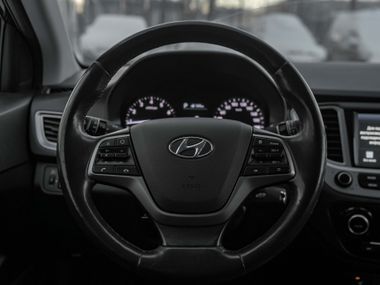 Hyundai Solaris 2019 года, 118 000 км - вид 6