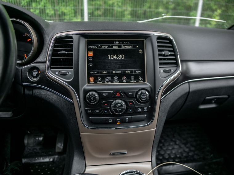 Jeep Grand Cherokee 2014 года, 140 990 км - вид 9