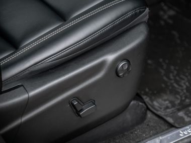 Jeep Grand Cherokee 2014 года, 140 990 км - вид 21