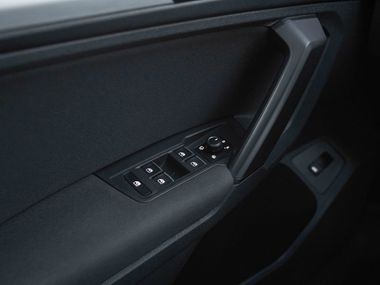 Volkswagen Tiguan 2018 года, 165 000 км - вид 10