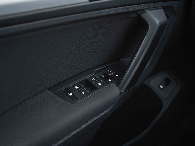 Volkswagen Tiguan 2018 года, 165 000 км - вид 10