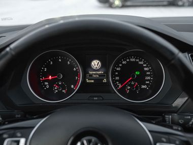 Volkswagen Tiguan 2018 года, 165 000 км - вид 5